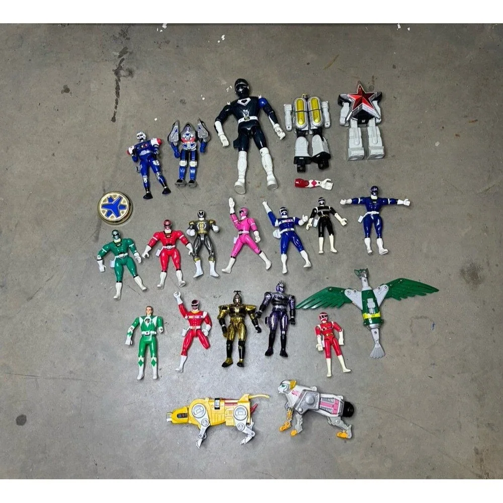 Lot Of 20 Assorted Power Ranger Figures Vintage and Modern
